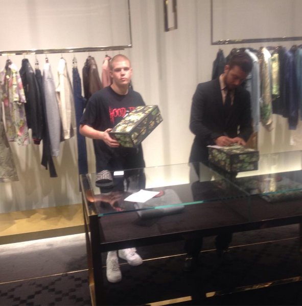 Lean buyin the gucci store its like breathing air its nothing it mean… — bladeecity · Стрекоза
