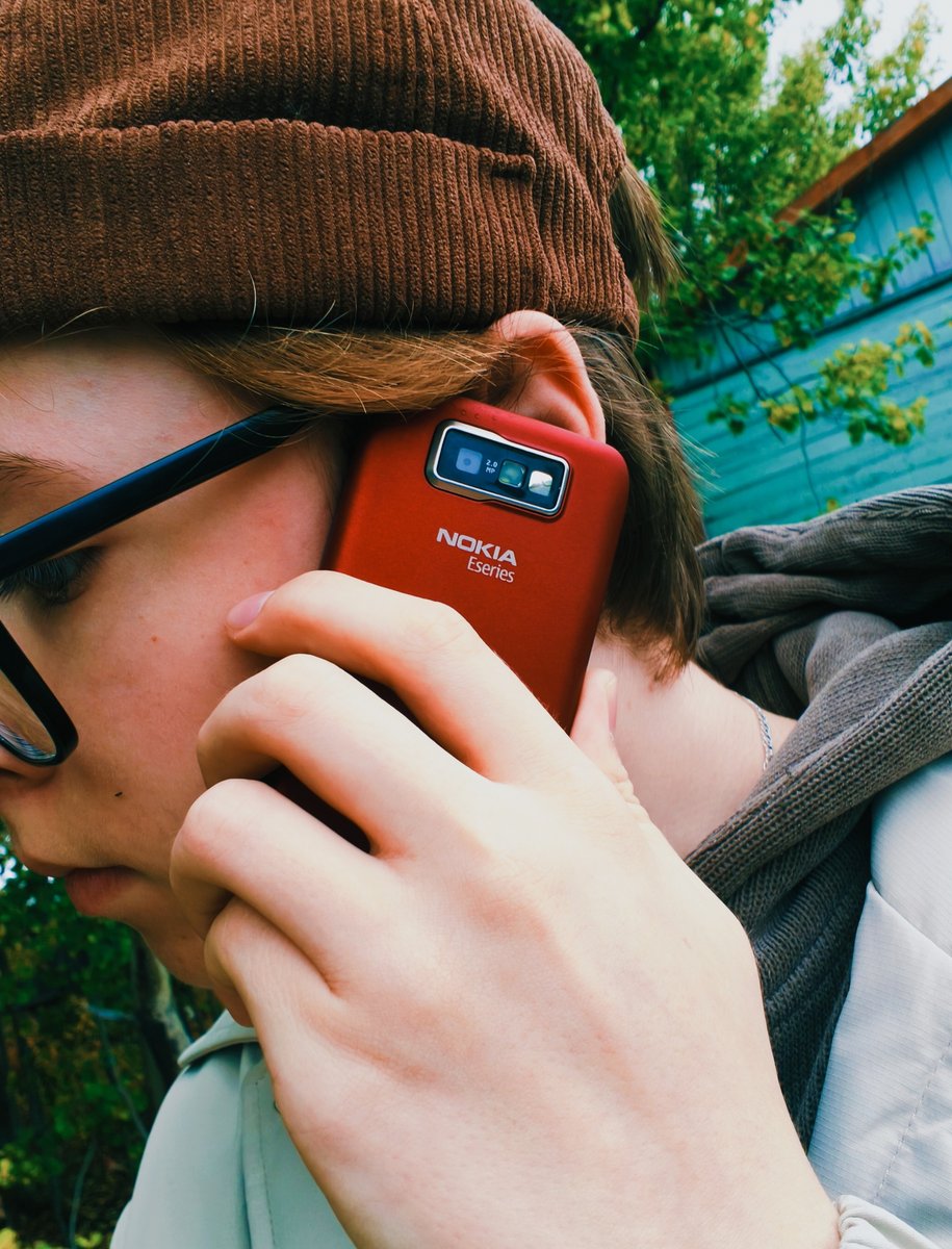 Nokia E63 red color — NokLa_N8 · Стрекоза