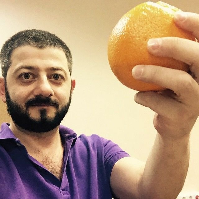 Сижу, пержу и думаю: хочу апельсина. Апельсин лучший цитрус, он больш… — NormalGuy · Стрекоза
