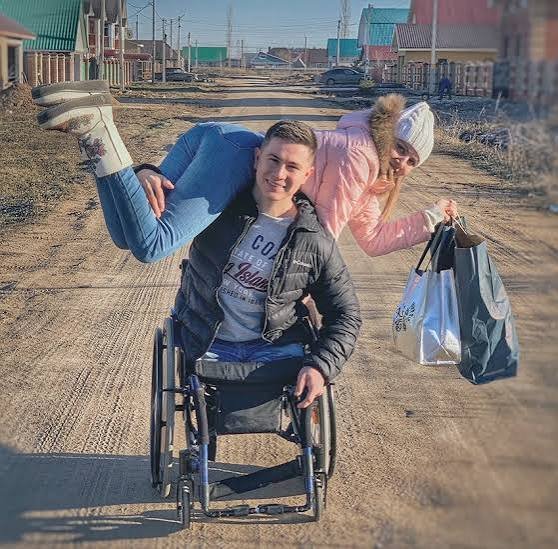 ЭТО ФИЛВАГ. И НЕТ, НЕ ПОТОМУ ЧТО ОН БЫЛ НА СВО, А ПОТОМУ ЧТО ОН ДОБРЫ… — ffillwag · Стрекоза