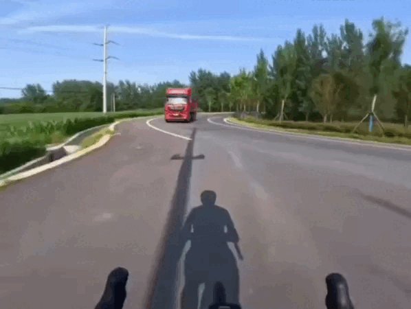 Сегодня я надеюсь найду время и поищу себе новую кучу крутых гифок — Oklahoma_Mixer · Стрекоза