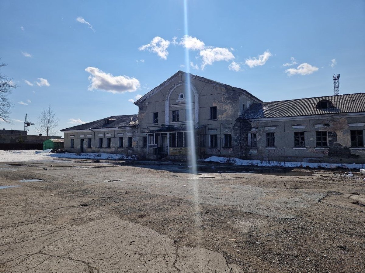 vesnoi hodili s Bratkami na zabroshku Старый японский aeroport, v SSS… — OneDuo · Стрекоза
