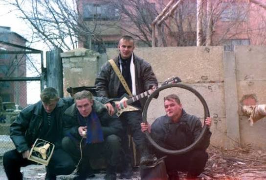 Российская андеграунд-группа «Свидетельство о смерти» (основана в 199… — Свидетельство о смерти 🆘 · Стрекоза