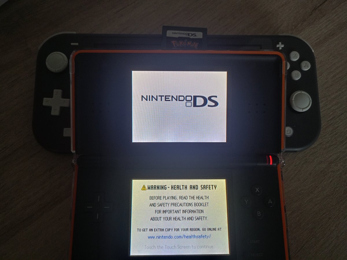 Вот так вот, ещё до этого была nintendo ds lite белая, но она сломала… — Сообщество Nintendo · Стрекоза