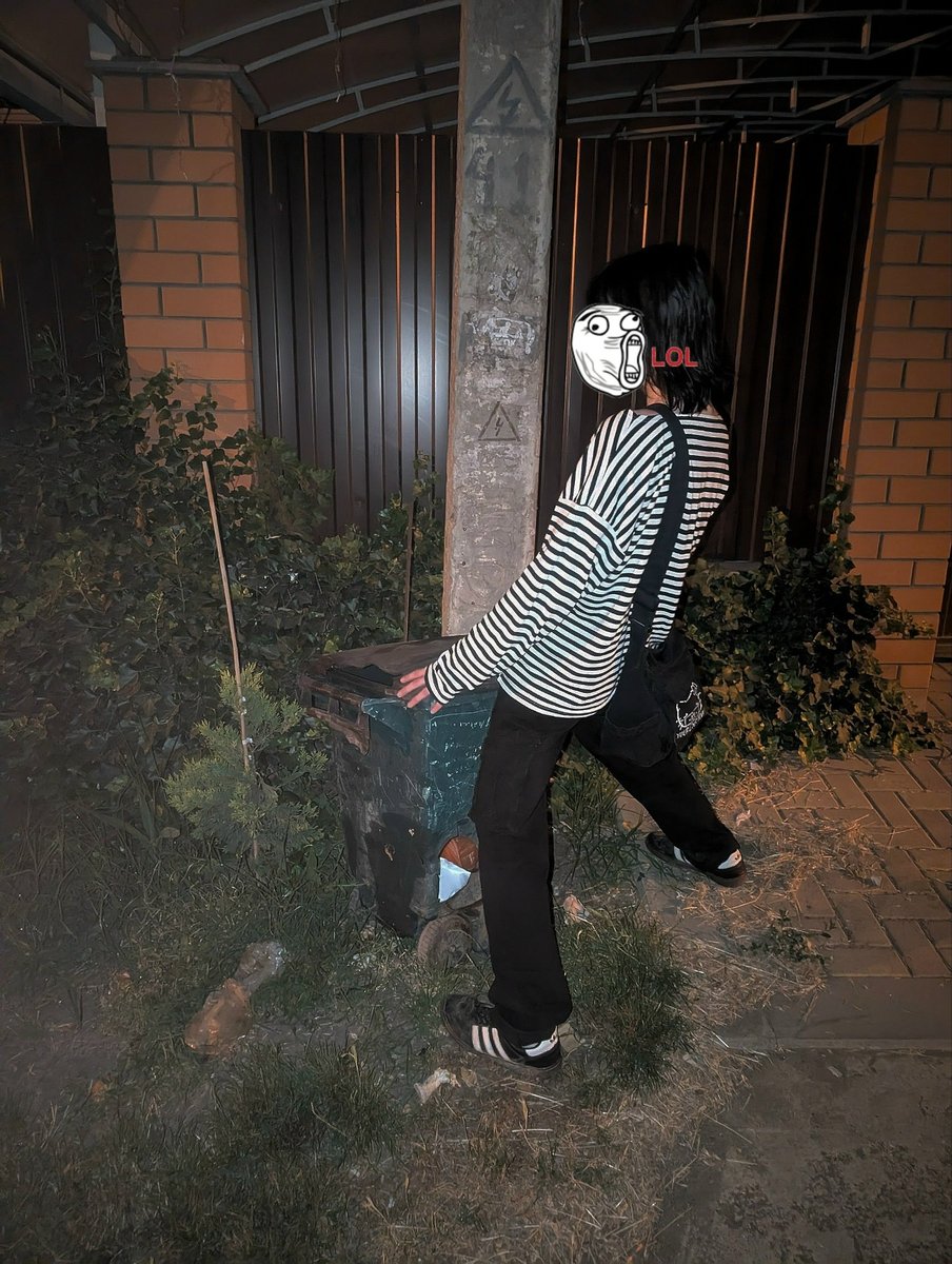 ну типо прямо как в фильме трахальщики мусорных бачков знаете такой э… — H3Kp0fNL4ek · Стрекоза