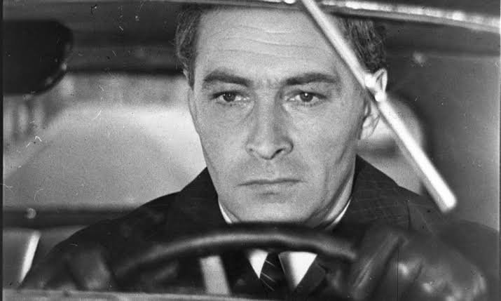 — Штирлиц, а вы почему не закусываете? — подозрительно спросил Мюллер… — izus · Стрекоза